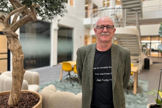 Tony_Mc_Carrick_Atea_800px